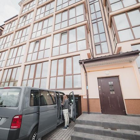 Kostjukowski Apartments Mudroho 12 V Lviv Exterior foto